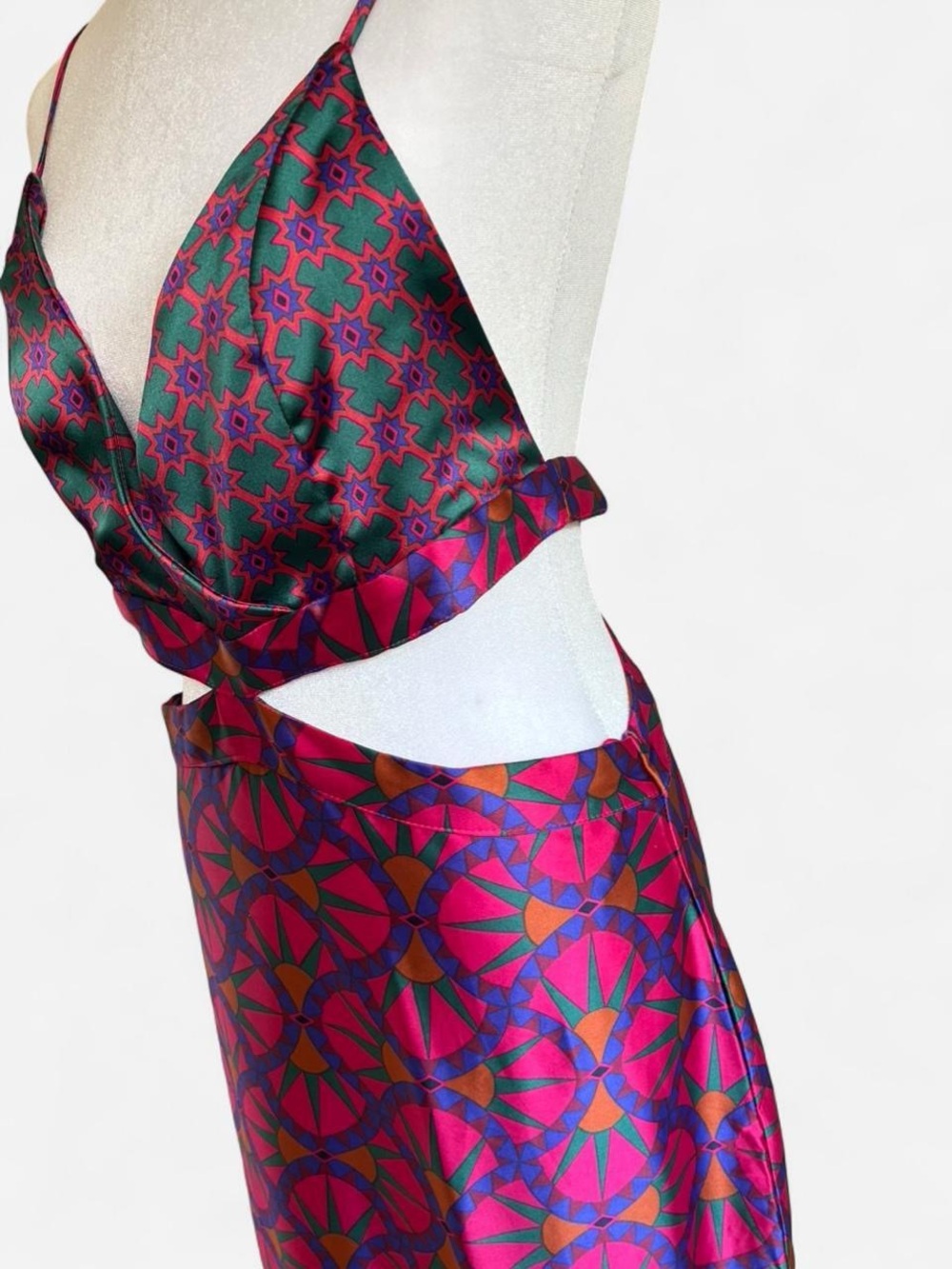 House of Harlow Boho Geometric Print Cutout Maxi Dress in Burgundy and Purple - Picture 3 of 7
